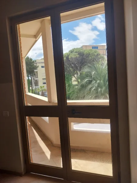 Durres, shes aksesore OKAZION. MBYLLET HOTEL ☆☆☆☆ GOLEM SHITEN 80 DYER/DRITARE DURALUMIN ME PËRMASA TË NDRYSHME.