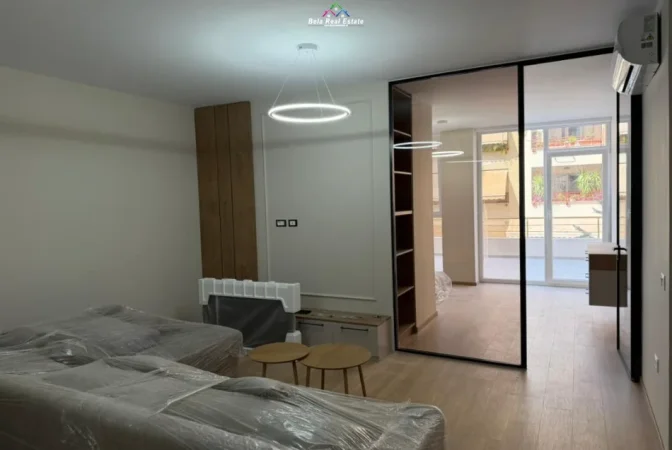 Tirane, jepet me qera apartament 1+1+Ballkon Kati 2, 105 m² 780 € (shyqyri brari)