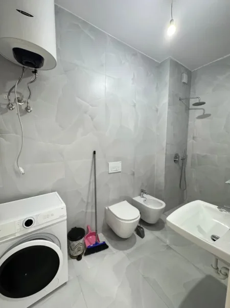 Tirane, jepet me qera apartament 1+1 Kati 5, 61 m² 390 € (Residenca Kaimi ne Ali Dem)