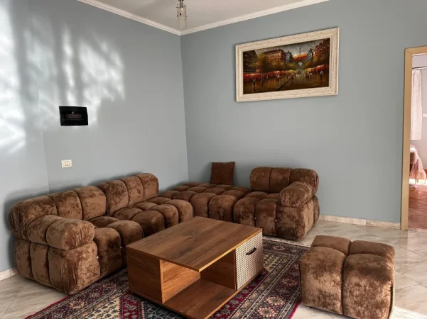 Tirane, jepet me qera apartament 1+1+parkim Kati 2, 85 m² 330 € (Kodra e Priftit prane UET)
