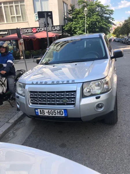 Tirane, shitet makine Land Rover Freelander Nafte, gri metalizato automatik Kondicioner 2 km 3.800 €