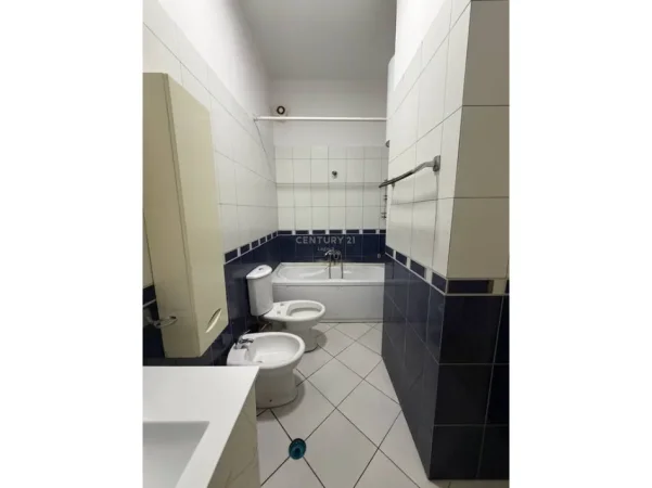 Tirane, jepet me qera apartament 1+1 Kati 1, 71 m² 350 € 