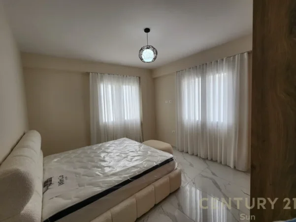 Tirane, jepet me qera apartament 2+1+Ballkon Kati 7, 84 m² 750 € 