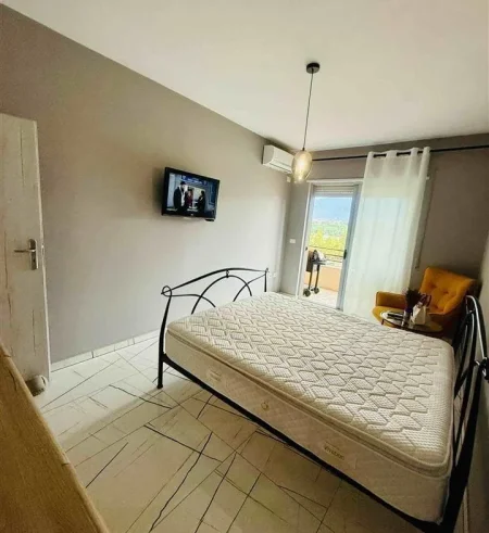 Tirane, jepet me qera apartament 2+1 Kati 4, 130 m² 1.200 € (Rruga Hamdi Sina,)