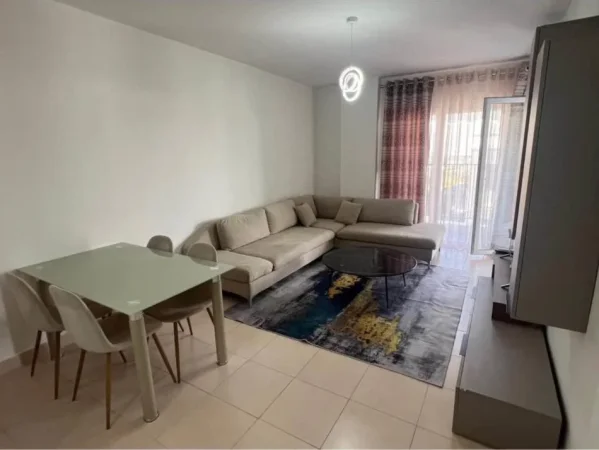 Tirane, jepet me qera apartament 1+1 Kati 5, 75 m² 400 € (Rruga 5 Maji)