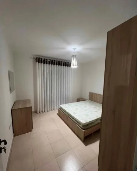 Tirane, jepet me qera apartament 1+1 Kati 5, 75 m² 400 € (Rruga 5 Maji)
