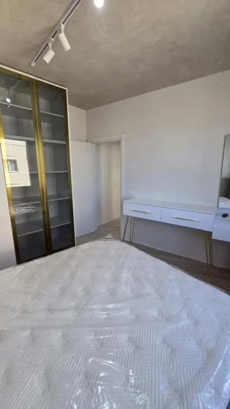 Tirane, jepet me qera apartament 1+1 Kati 8, 70 m² 600 € (Astir)