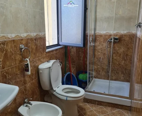 Tirane, jepet me qera apartament 1+1+Ballkon , 70 m² 580 € (stadiumi dinamo)