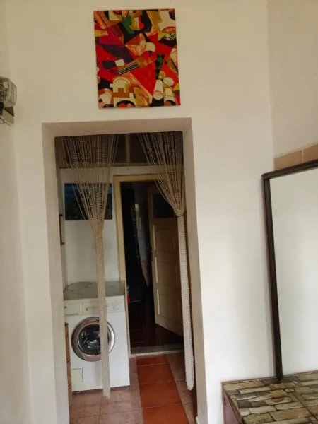 Tirane, jepet me qera apartament 1+1 Kati 1, 80 m² 300 € (Zogu i Zi)