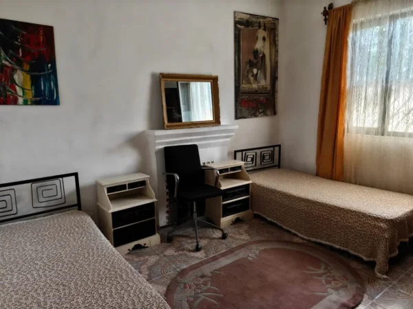 Tirane, jepet me qera apartament 1+1 Kati 1, 80 m² 300 € (Zogu i Zi)