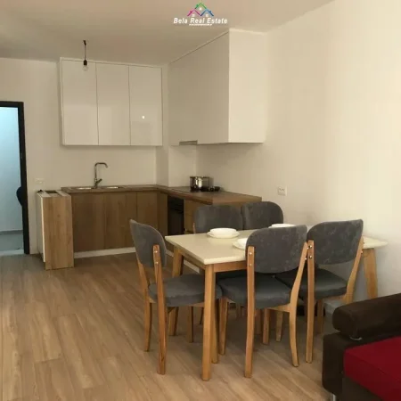 Tirane, jepet me qera apartament 1+1+Ballkon Kati 8, 70 m² 550 € (kongresi i manastirit)