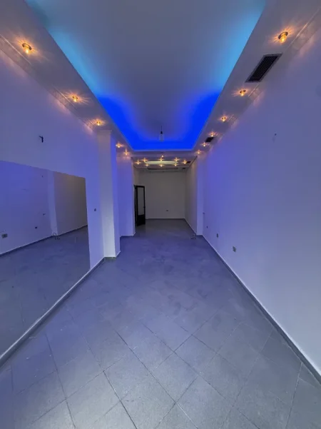 Tirane, jepet me qera apartament 1+1 Kati 0, 40 m² 500 € (5 MAJI)