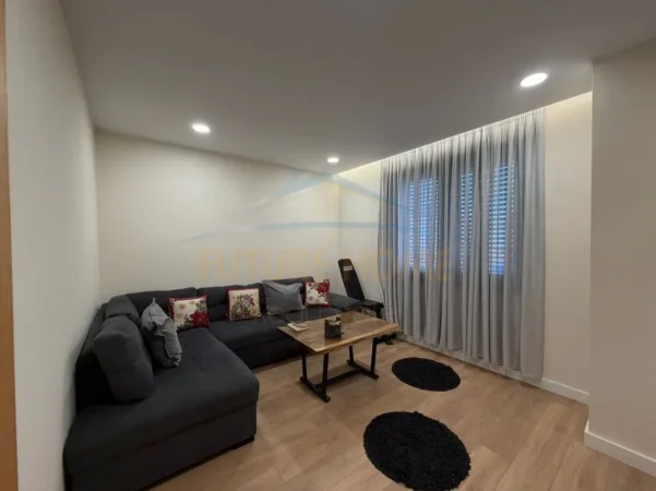 Tirane, shes apartament 3+1+Ballkon Kati 3, 145 m² 450.000 € 