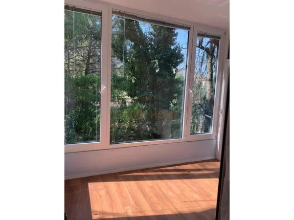 Tirane, shes apartament 1+1+Ballkon Kati 2, 73 m² 200.000 € 
