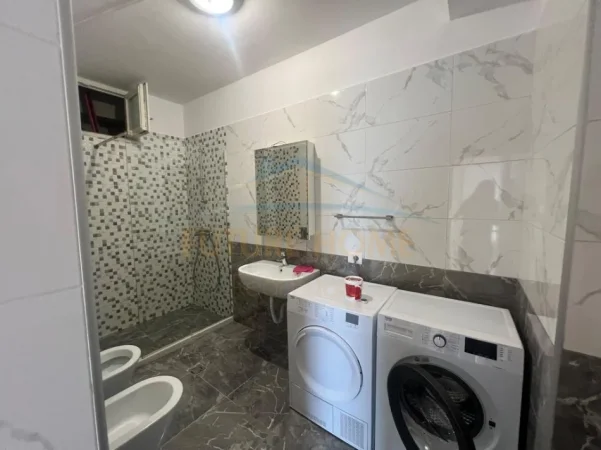 Tirane, shitet apartament 2+1+Ballkon Kati 4, 107 m² 260.000 € 