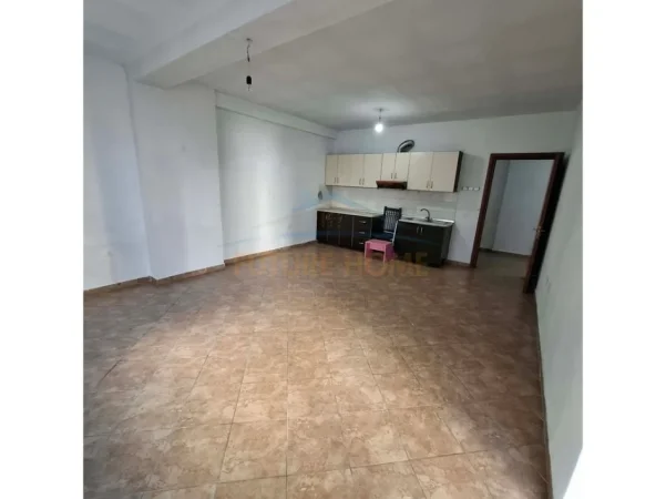 Tirane, shitet apartament 2+1+Ballkon Kati 2, 97 m² 139.000 € 
