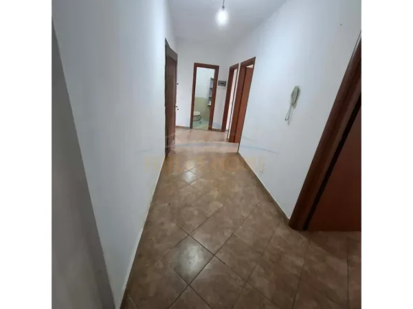 Tirane, shitet apartament 2+1+Ballkon Kati 2, 97 m² 139.000 € 