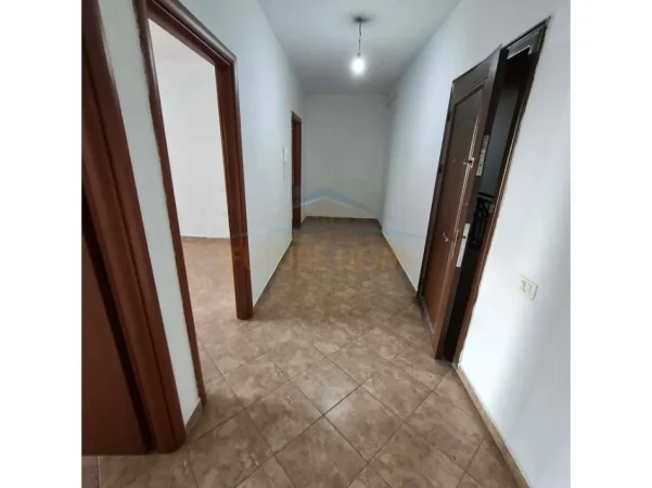 Tirane, shitet apartament 2+1+Ballkon Kati 2, 97 m² 139.000 € 