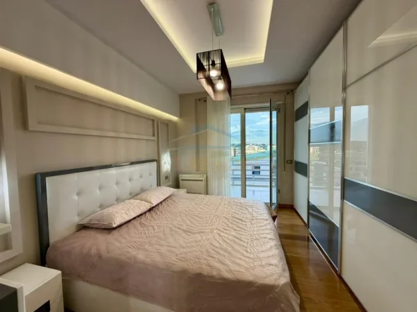 Tirane, shitet apartament 2+1+Aneks+Ballkon Kati 4, 97 m² 262.000 € 