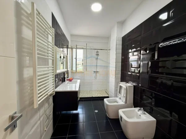 Tirane, shitet apartament 2+1+Aneks+Ballkon Kati 4, 97 m² 262.000 € 