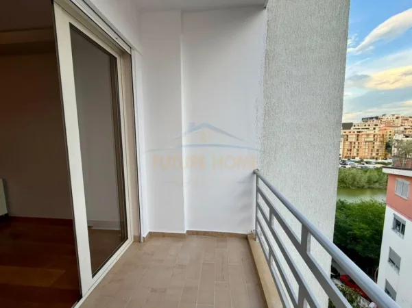 Tirane, shitet apartament 2+1+Aneks+Ballkon Kati 4, 97 m² 262.000 € 