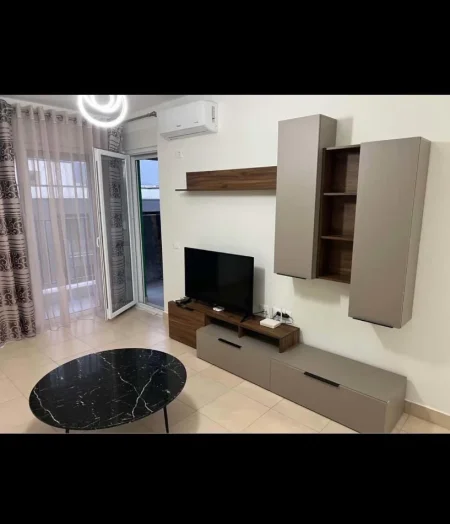 Tirane, jepet me qera apartament 1+1 Kati 5, 75 m² 400 € (Shkolla Ardian Klosi tek 5 Maji)