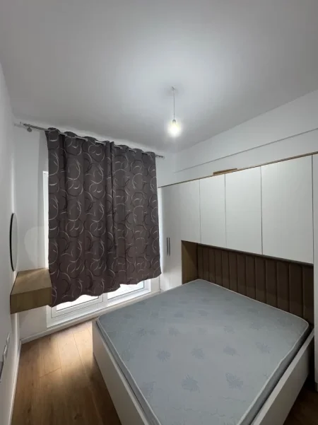 Tirane, jepet me qera apartament 1+1+Ballkon Kati 2, 65 m² 400 € (Apartament 1+1 Per Qera Fresk Totalisht I Mobiluar)