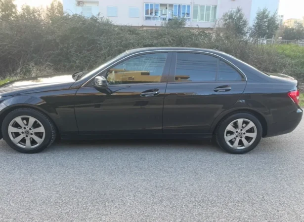 Durres, shitet makine Nafte, e zeze automatik Kondicioner