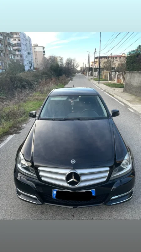 Durres, shitet makine Nafte, e zeze automatik Kondicioner