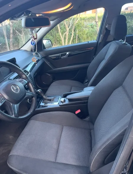 Durres, shitet makine Nafte, e zeze automatik Kondicioner