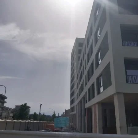 Tirane, shitet nga Pronari, pa-komision apartament 2+1+Ballkon Kati 4, 105 m² (Rruga e Kokonozeve)