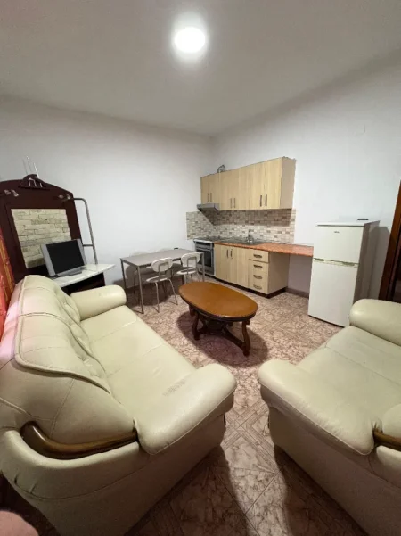 Tirane, jepet me qera apartament 1+1+Aneks+Ballkon Kati 2, 74 m² 350 € (rruga don bosko , rruga jordan misja , bulevardi i ri)