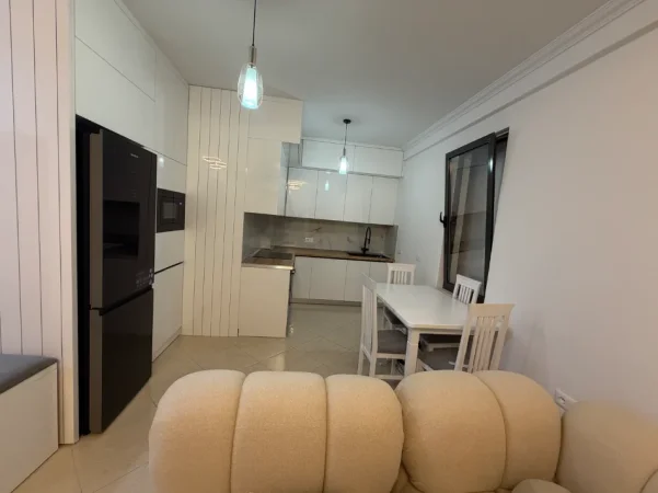 jepet me qera nga Pronari, pa-komision 1+1+Ballkon Kati 7, 75 m² 550 €