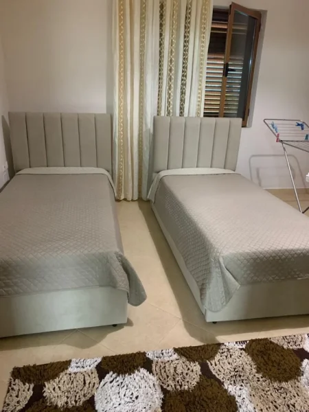 Tirane, jepet me qera apartament 2+1 Kati 1, 80 m² 500 € (Vilat Amerikane)