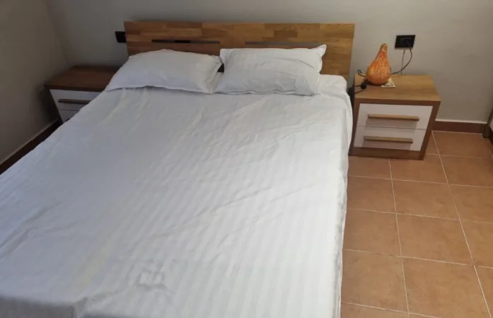 Tirane, jepet me qera apartament 1+1 Kati 2, 50 m² 450 € (Ali Demi)