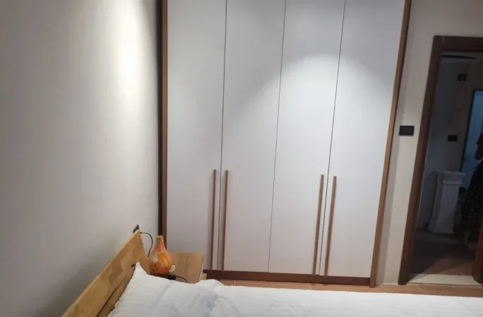 Tirane, jepet me qera apartament 1+1 Kati 2, 50 m² 450 € (Ali Demi)
