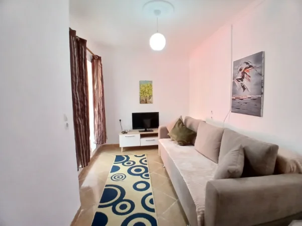 Tirane, jepet me qera apartament 1+1+Aneks Kati 1, 80 m² 400 € (Naim frasheri)