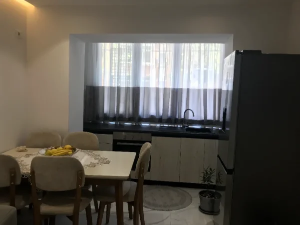 Tirane, jepet me qera apartament 2+1 Kati 2, 50 m² 500 €