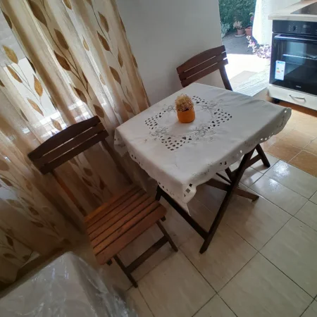 Jepet me qera nga pronari pa komision agjensie Apt 1+1+Aneks+Ballkon Kati 2, 42,000 ALL