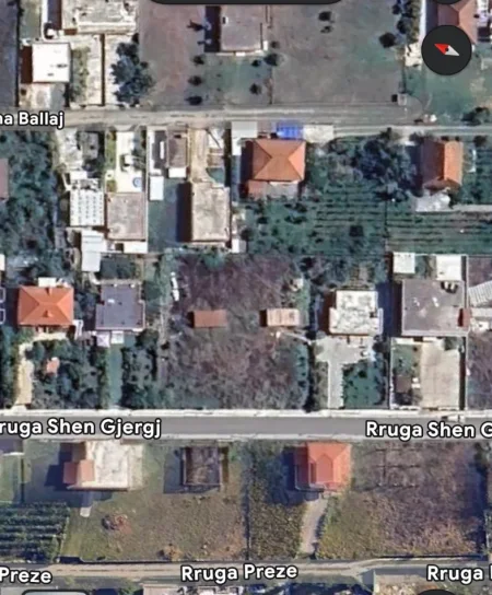 Tirane, shitet truall , 700 m² (Rruga Shen Gjergji, Lagjia Kastrati,Bathore)