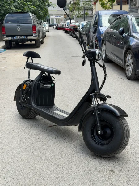 Shqiperi, shitet Scooter Motori elektrik City Coco , e zeze 300 km 530 €