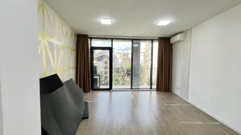 ZYRE ME QERA: 2 Amb. Pune📍Lake View Res. (Rr. E Kosovareve) ||+1 P.Parkimi🅿️ - 1100€/Muaj - S.75m² || Biznese qe kerkojne imazh profesional