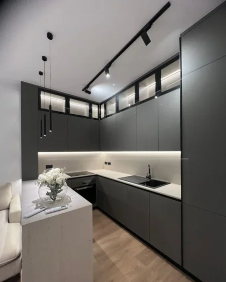 Tirane, jepet me qera apartament 2+1 Kati 1, 90 m² 1.000 € (Oxhaku)