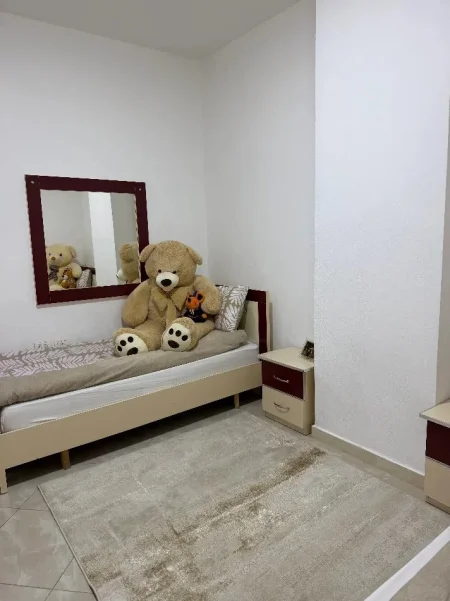 Tirane, jepet me qera apartament 2+1 Kati 3, 98 m² 500 € (Unaza e Madhe)