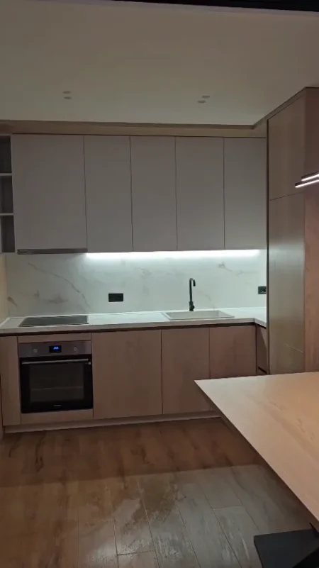 Shqiperi, jepet me qera nga Pronari, pa-komision apartament 1+1+Ballkon Kati 10, 75 m² 1.000 € 