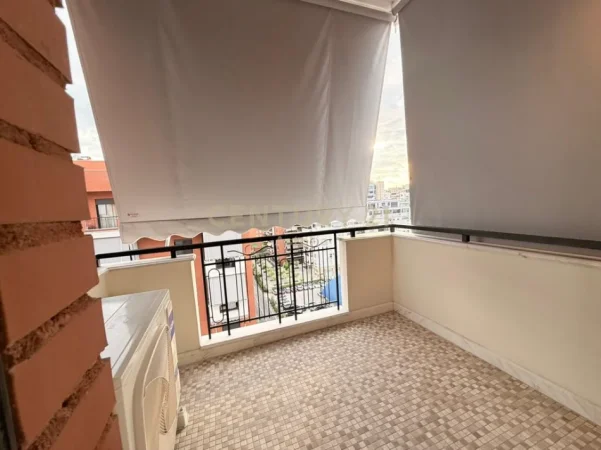 Tirane, jepet me qera apartament 2+1+Ballkon Kati 8, 115 m² 1.500 € (delijorgji)