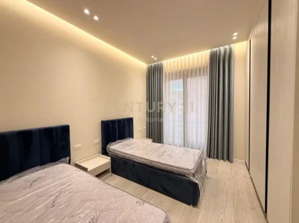 Tirane, jepet me qera apartament 2+1+Ballkon Kati 8, 127 m² 1.600 € (delijorgji)