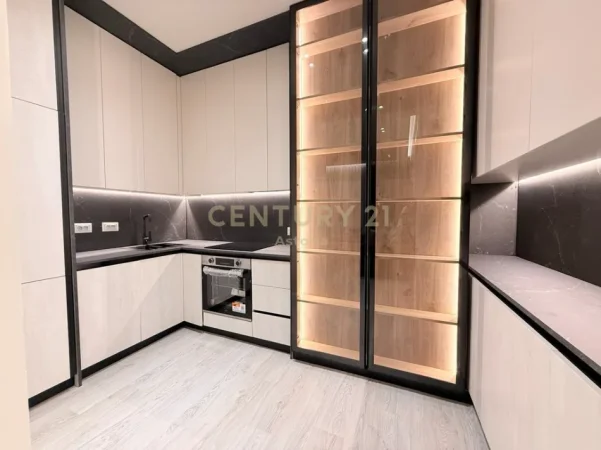 Tirane, jepet me qera apartament 2+1+Ballkon Kati 8, 127 m² 1.600 € (delijorgji)