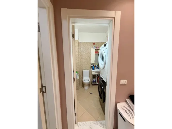 Tirane, shitet apartament 2+1+Ballkon Kati 3, 120 m² 275.000 € (komuna e parisit)