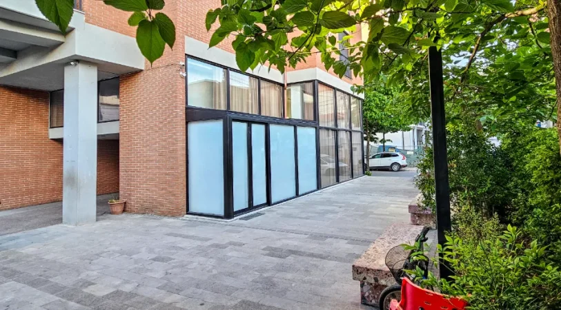 Shqiperi, jepet me qera zyre Kati 0, 23 m² 350 € (Rruga Qemal Stafa)